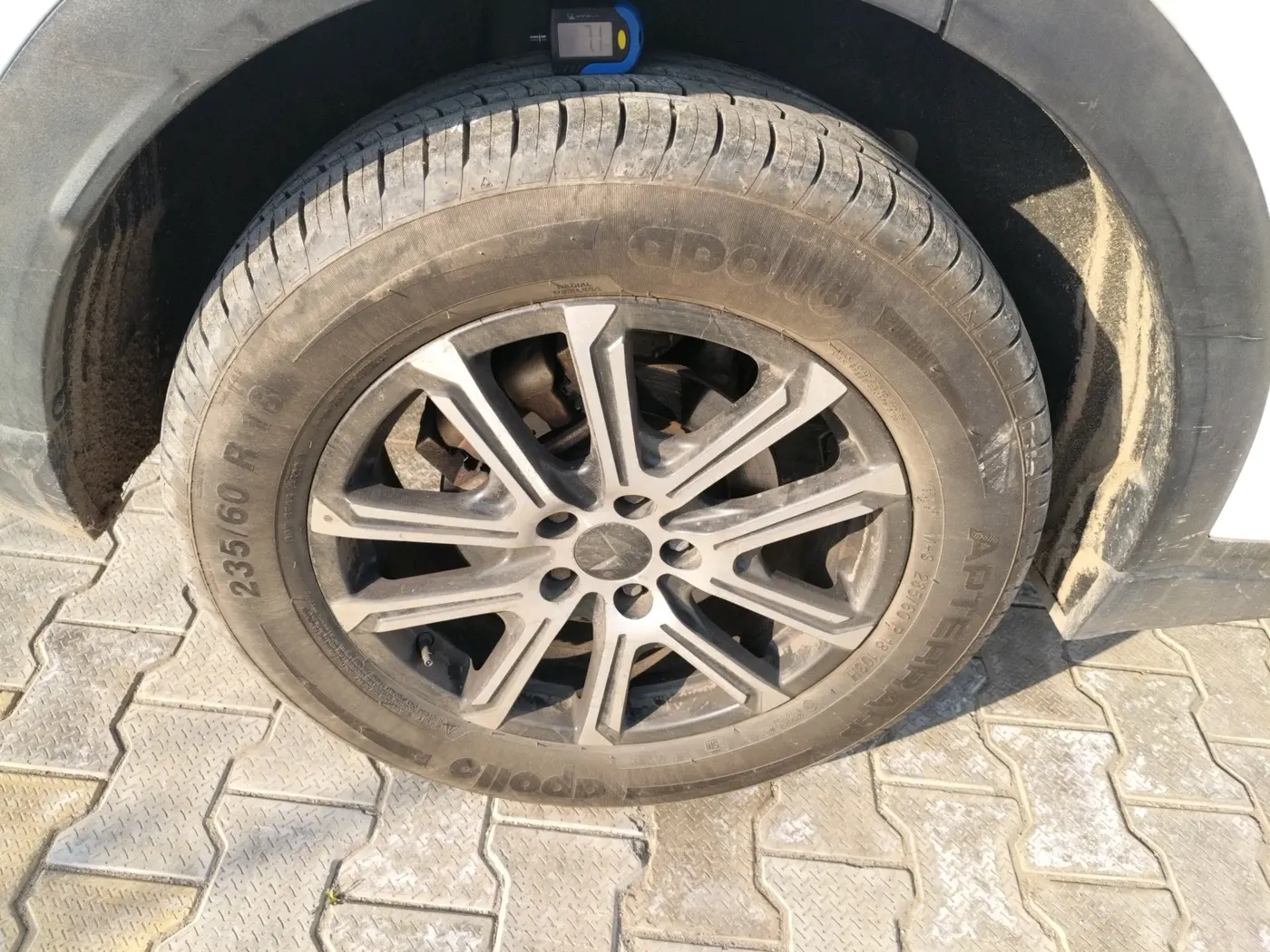 2022 Mahindra XUV700 MX P MT 5 STR, Petrol, Manual, 31,123 km, tyre