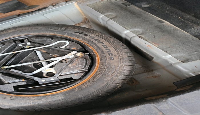 2020 Tata NEXON XZ PETROL, Petrol, Manual, 70,295 km, tyre