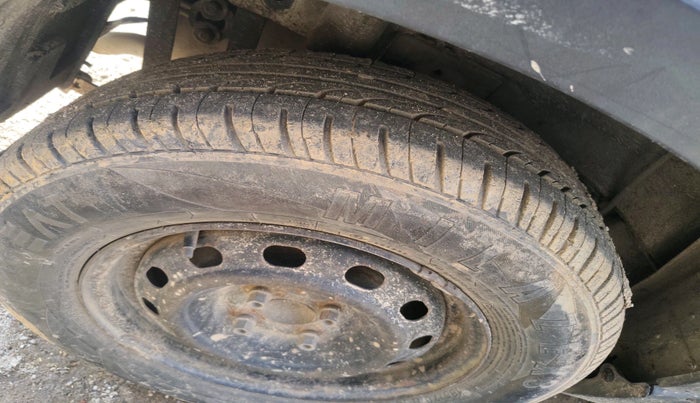 2016 Mahindra Kuv100 K4 PLUS 6 STR, Petrol, Manual, 94,129 km, tyre