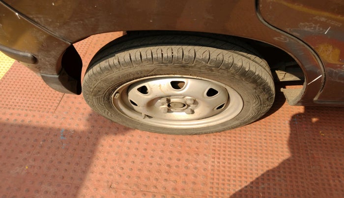 2012 Maruti Zen Estilo LXI, Petrol, Manual, 24,008 km, tyre