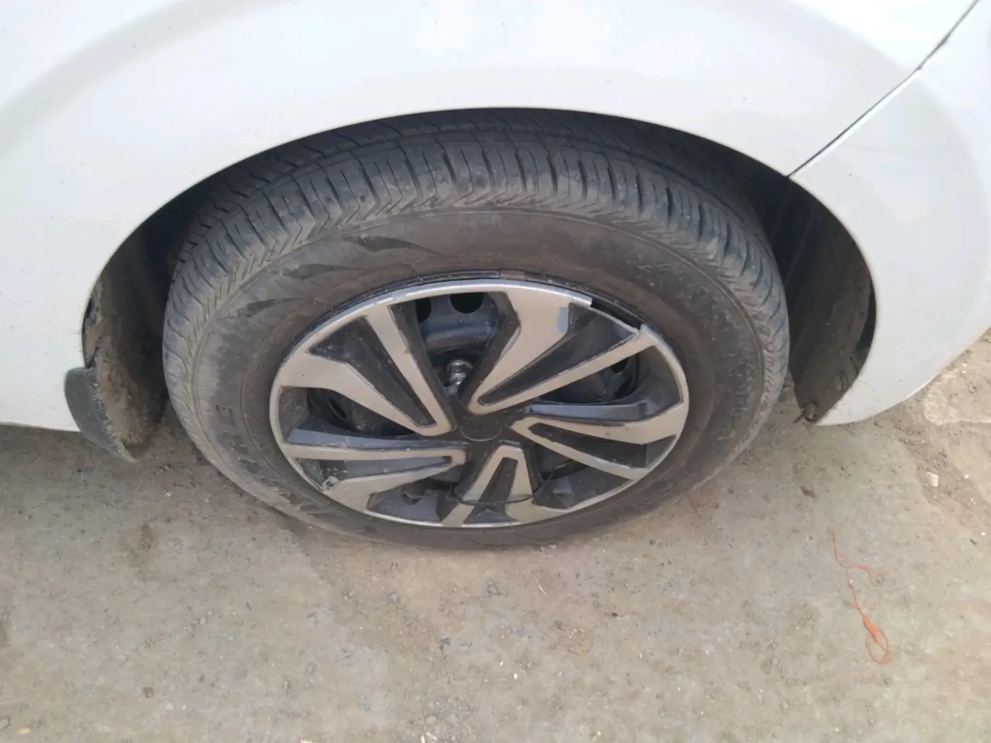 2022 Hyundai AURA S 1.2 CNG, CNG, Manual, 89,800 km, tyre