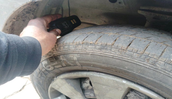 2016 Maruti Wagon R 1.0 LXI CNG, Petrol, Manual, 1,12,277 km, tyre