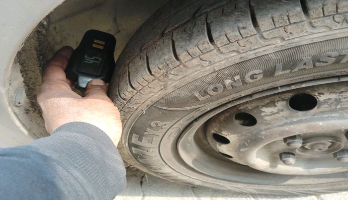 2016 Maruti Wagon R 1.0 LXI CNG, Petrol, Manual, 1,12,277 km, tyre