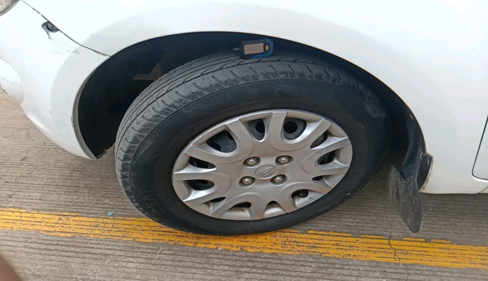 2011 Hyundai i20 MAGNA 1.2, Petrol, Manual, 1,79,907 km, tyre