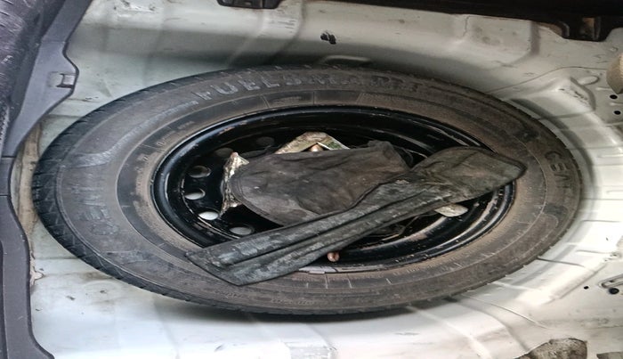 2011 Hyundai i20 MAGNA 1.2, Petrol, Manual, 1,79,907 km, tyre