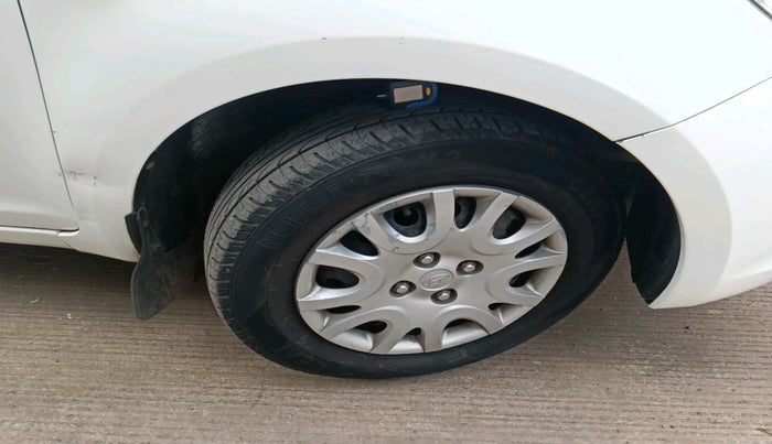 2011 Hyundai i20 MAGNA 1.2, Petrol, Manual, 1,79,907 km, tyre