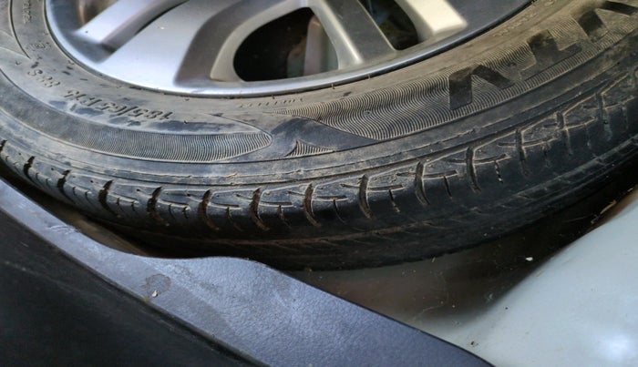 2012 Maruti Swift Dzire ZXI, Petrol, Manual, 77,391 km, tyre