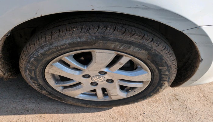 2012 Maruti Swift Dzire ZXI, Petrol, Manual, 77,391 km, tyre
