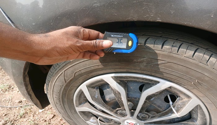 2011 Hyundai i10 SPORTZ 1.2, Petrol, Manual, 1,52,763 km, tyre