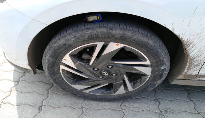 2021 Hyundai NEW I20 ASTA (O) 1.2 MT, Petrol, Manual, 31,835 km, tyre