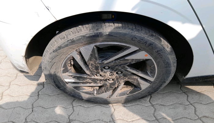 2021 Hyundai NEW I20 ASTA (O) 1.2 MT, Petrol, Manual, 31,835 km, tyre