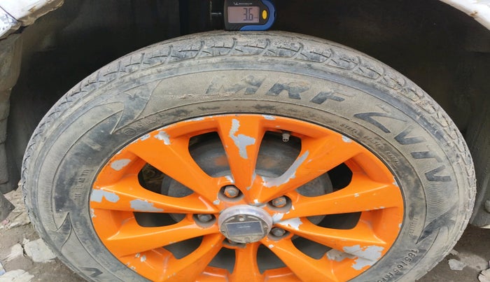 2012 Maruti Ertiga ZXI, Petrol, Manual, 1,02,620 km, tyre