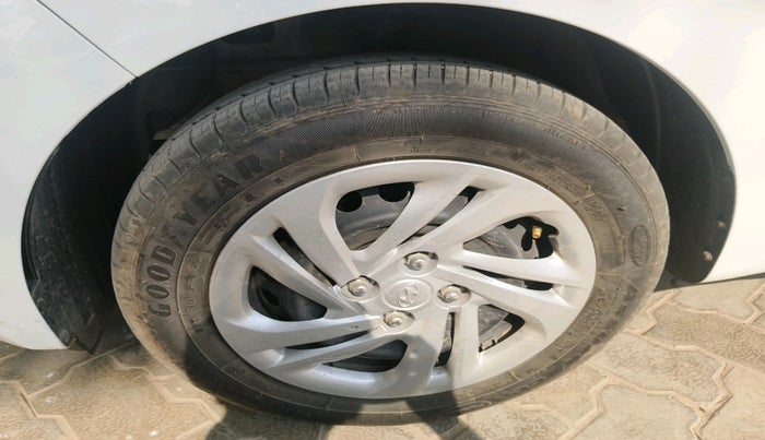 2020 Hyundai GRAND I10 NIOS MAGNA AMT 1.2 KAPPA VTVT, Petrol, Automatic, 69,627 km, tyre