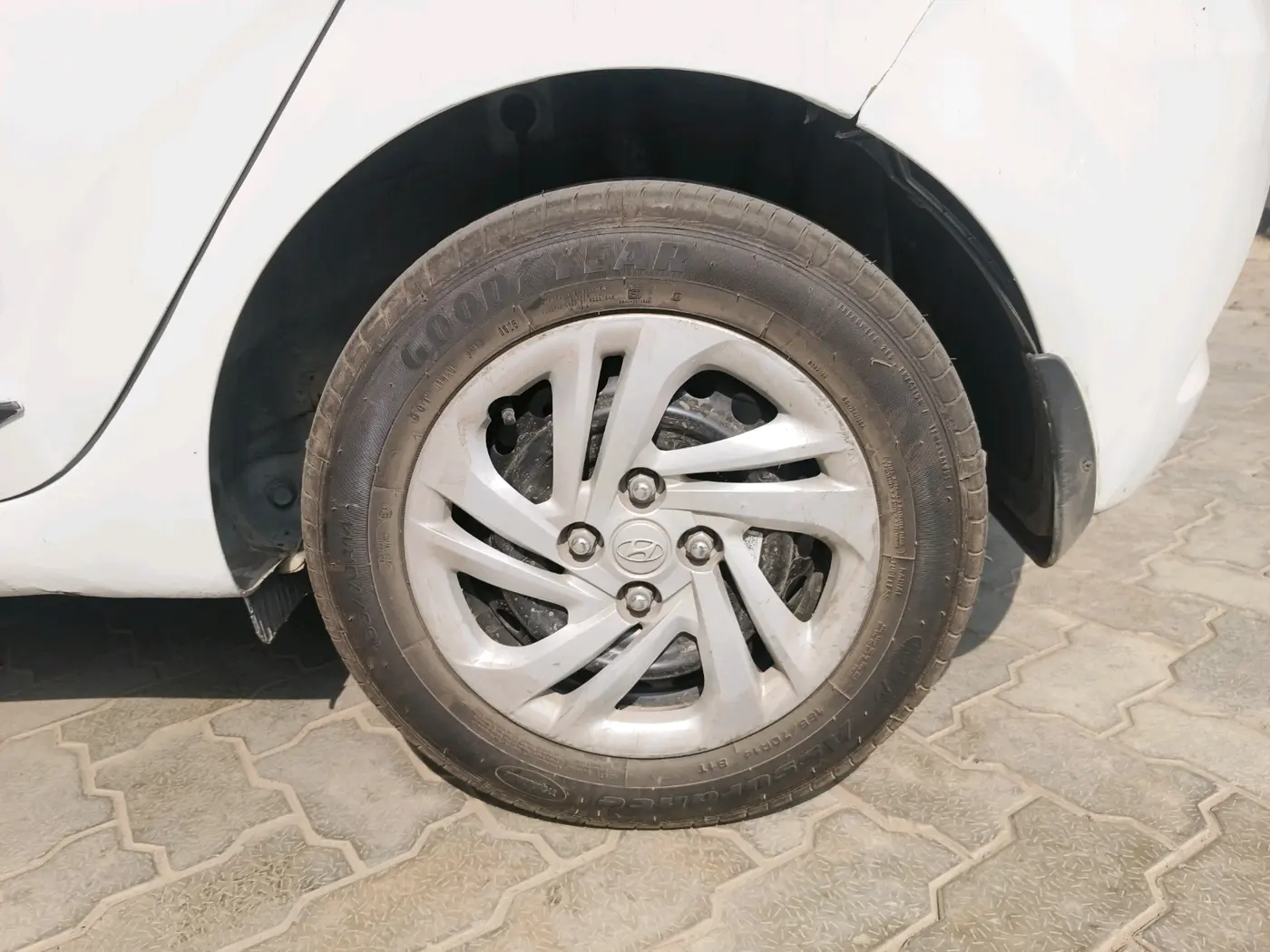 2020 Hyundai GRAND I10 NIOS MAGNA AMT 1.2 KAPPA VTVT, Petrol, Automatic, 69,627 km, tyre