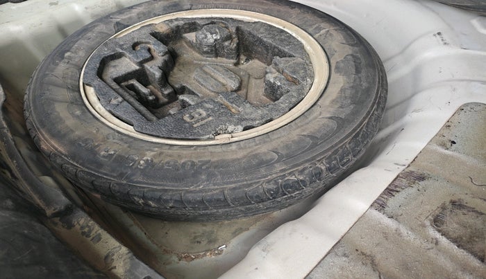 2012 Hyundai New Elantra 1.6 SX MT DIESEL, Diesel, Manual, 1,22,923 km, tyre