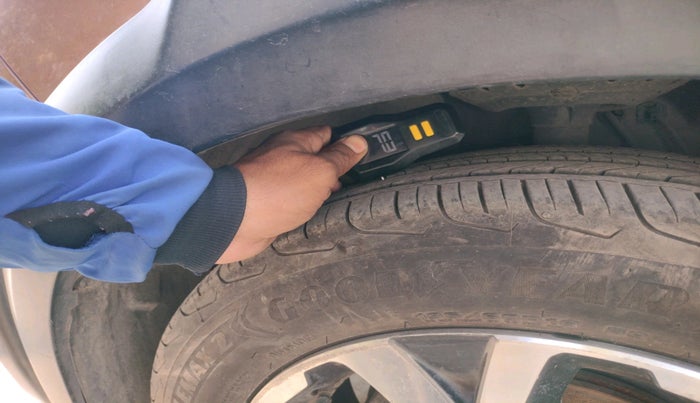 2017 Honda WR-V 1.2L I-VTEC VX MT, Petrol, Manual, 49,403 km, tyre