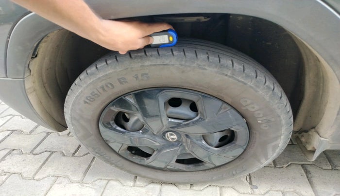 2022 Tata PUNCH ADVENTURE AMT, Petrol, Automatic, 80,296 km, tyre