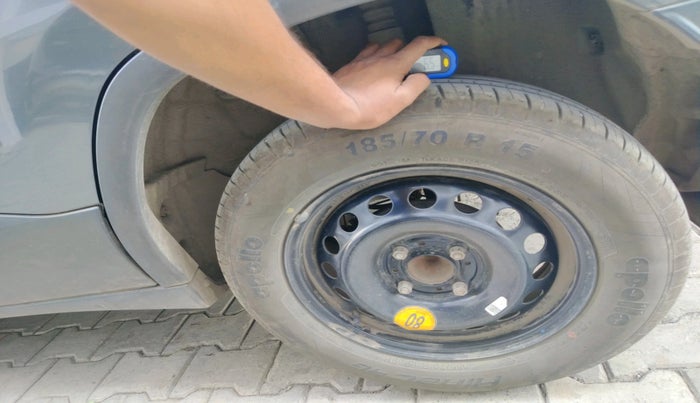 2022 Tata PUNCH ADVENTURE AMT, Petrol, Automatic, 80,296 km, tyre