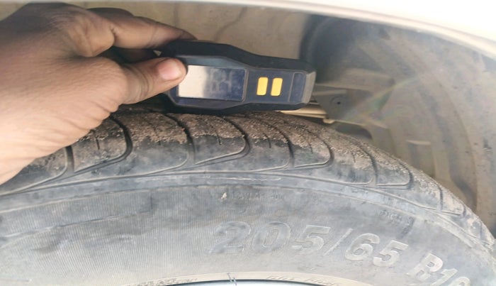 2019 Toyota Innova Crysta 2.8 GX AT 7 STR, Diesel, Automatic, 54,914 km, tyre