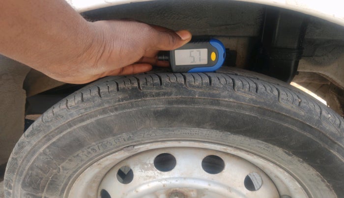 2015 Hyundai Eon ERA +, Petrol, Manual, 87,568 km, tyre