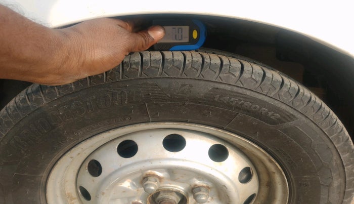 2015 Hyundai Eon ERA +, Petrol, Manual, 87,568 km, tyre