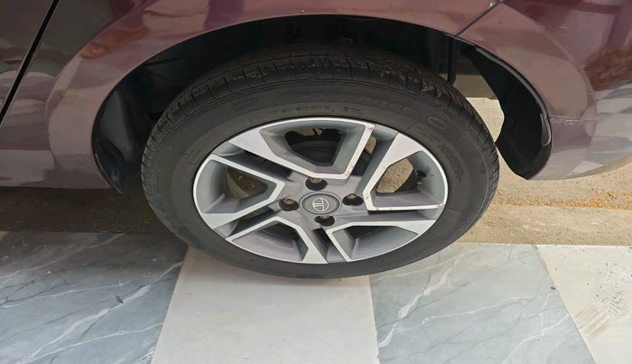 2022 Tata TIGOR XMA PETROL, Petrol, Automatic, 22,146 km, tyre