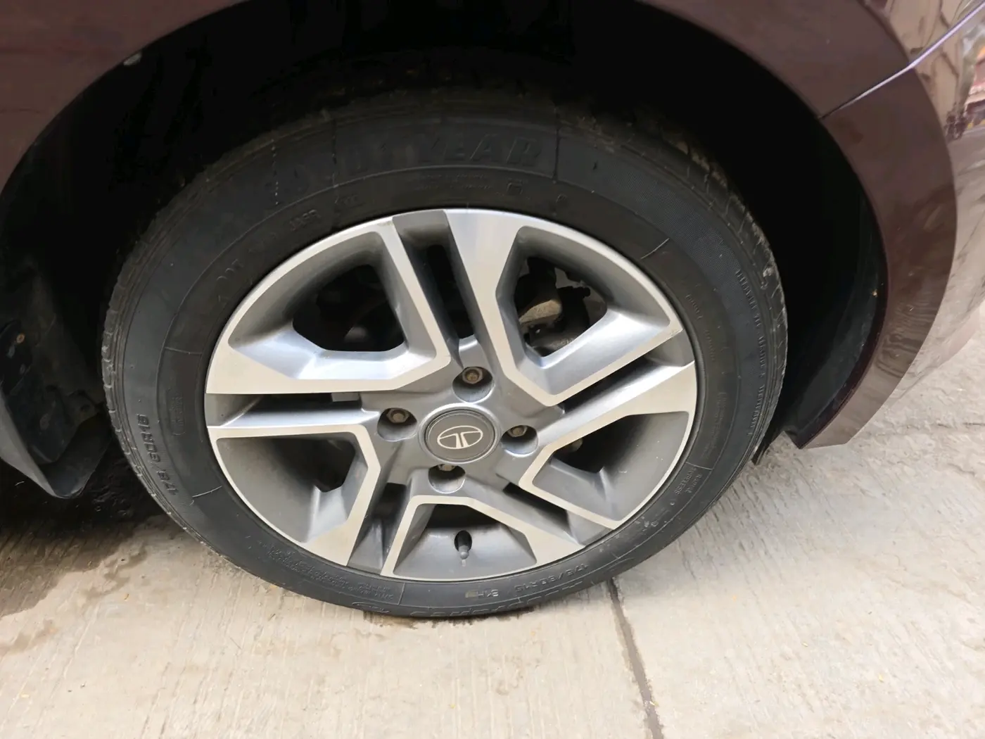 2022 Tata TIGOR XZA PLUS PETROL, Petrol, Automatic, 22,146 km, tyre