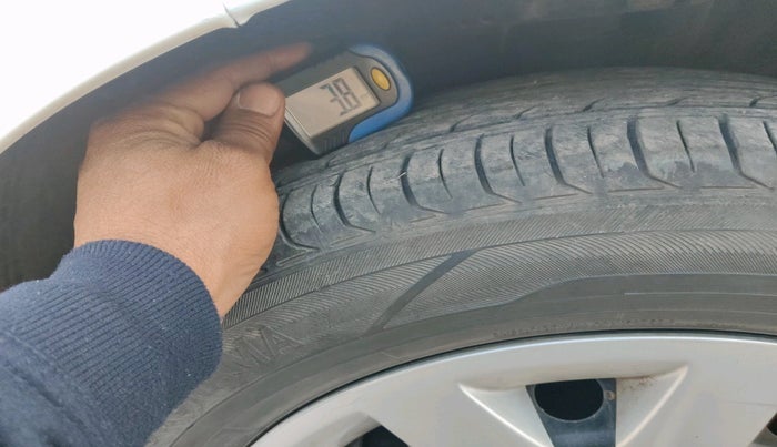 2017 Hyundai Verna 1.6 EX CRDI, Diesel, Manual, 1,07,097 km, tyre