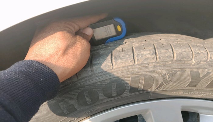 2017 Hyundai Verna 1.6 EX CRDI, Diesel, Manual, 1,07,097 km, tyre