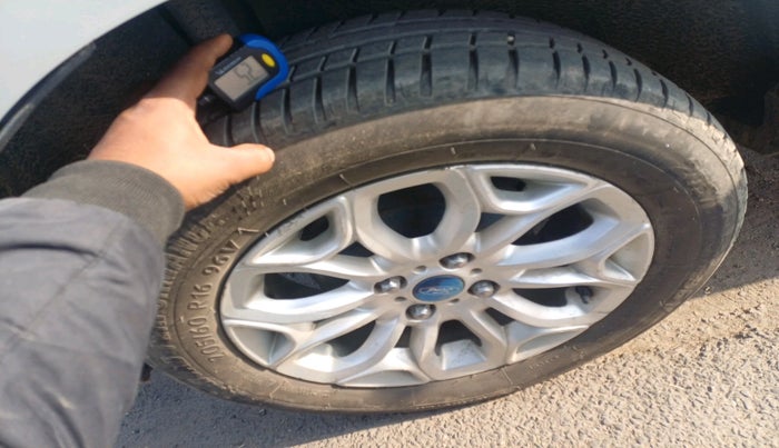 2017 Ford Ecosport TITANIUM+ 1.5L DIESEL, Diesel, Manual, 1,19,811 km, tyre