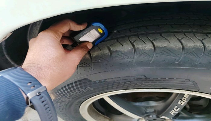 2014 Renault Duster RXL PETROL, Petrol, Manual, 86,921 km, tyre