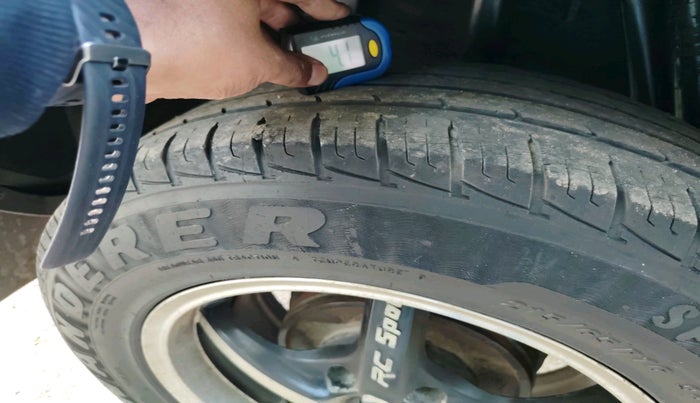 2014 Renault Duster RXL PETROL, Petrol, Manual, 86,921 km, tyre