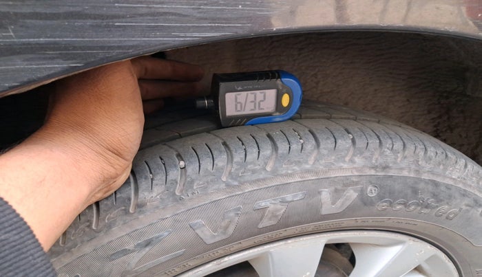 2013 Maruti Ertiga ZDI, Diesel, Manual, 1,49,878 km, tyre