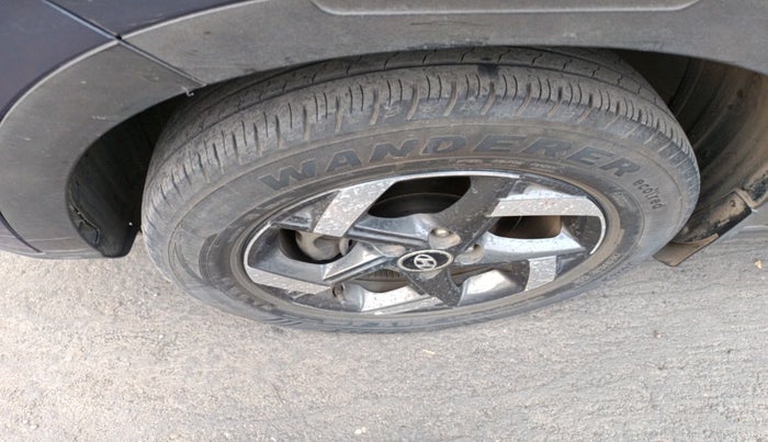 2019 Hyundai VENUE SX 1.0 (O) TURBO, Petrol, Manual, 50,773 km, tyre