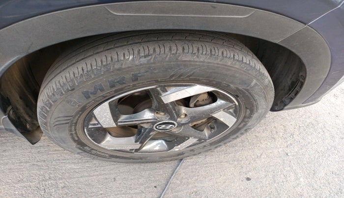 2019 Hyundai VENUE SX 1.0 (O) TURBO, Petrol, Manual, 50,773 km, tyre