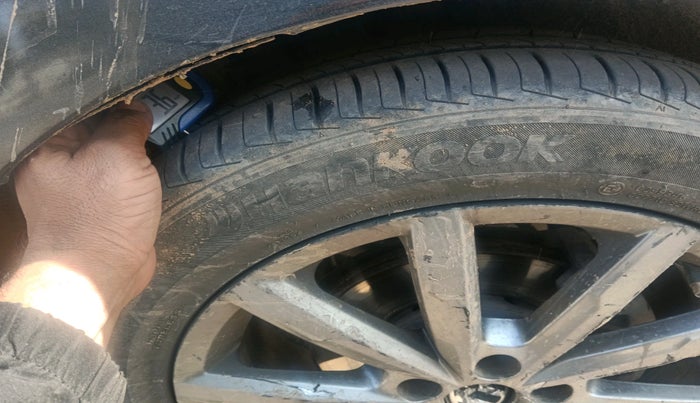 2019 Volkswagen Ameo HIGHLINE PLUS 1.5L AT 16 ALLOY, Diesel, Automatic, 4,54,971 km, tyre