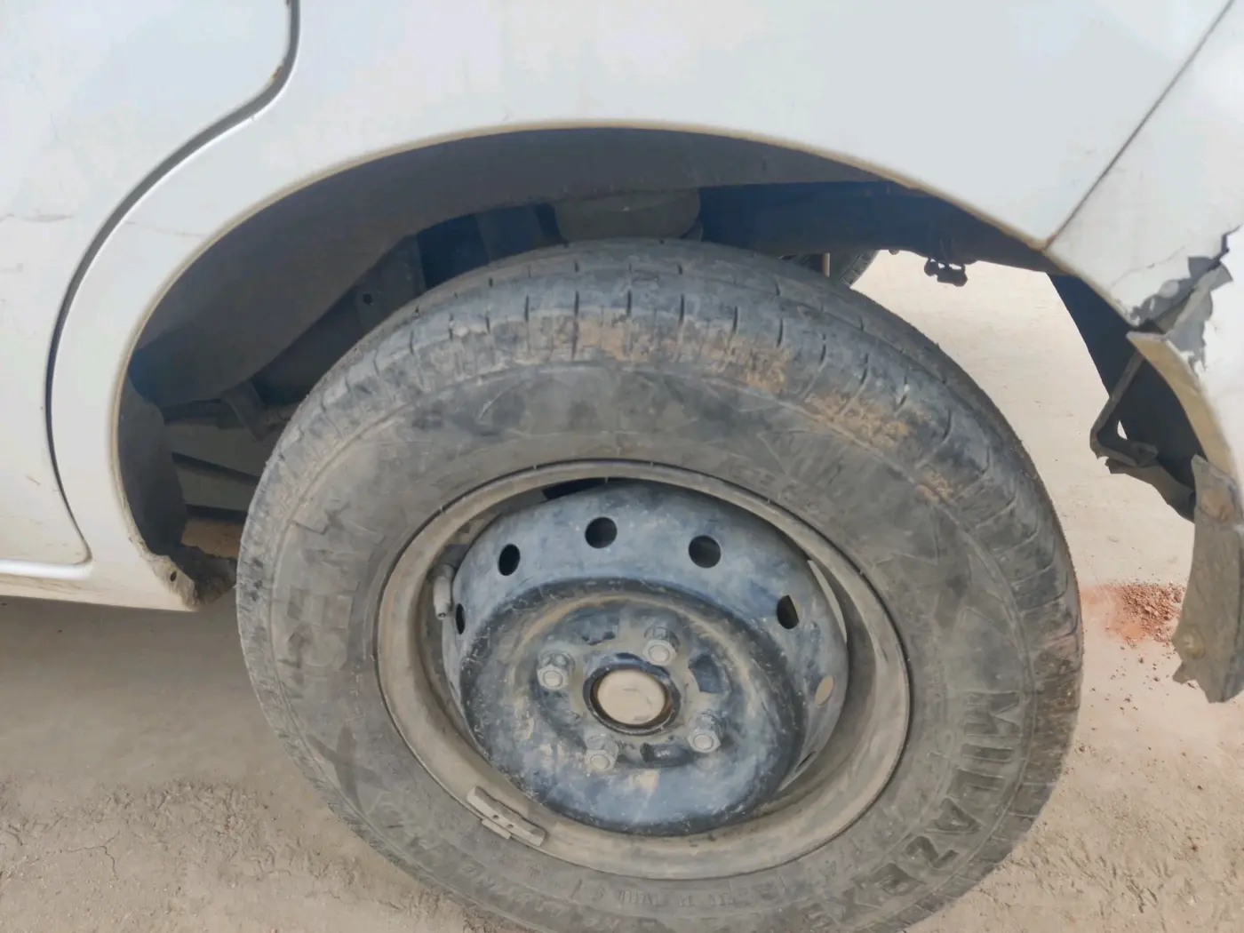 2019 Maruti Alto LXI, CNG, Manual, 90,000 km, tyre