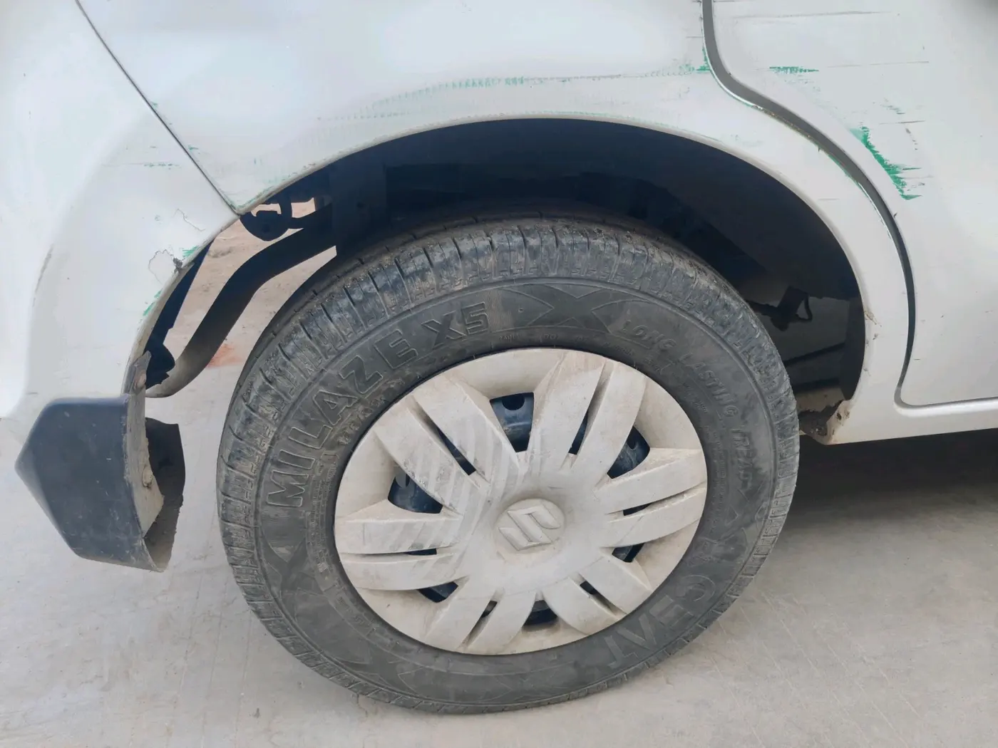 2019 Maruti Alto LXI, CNG, Manual, 90,000 km, tyre