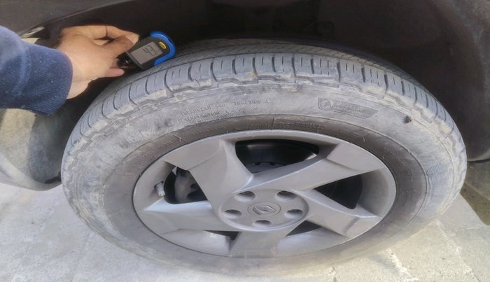 2015 Renault Duster 110 PS RXZ 4X4 MT DIESEL, Diesel, Manual, 1,01,715 km, tyre