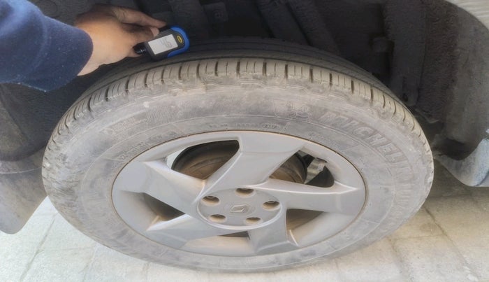 2015 Renault Duster 110 PS RXZ 4X4 MT DIESEL, Diesel, Manual, 1,01,715 km, tyre