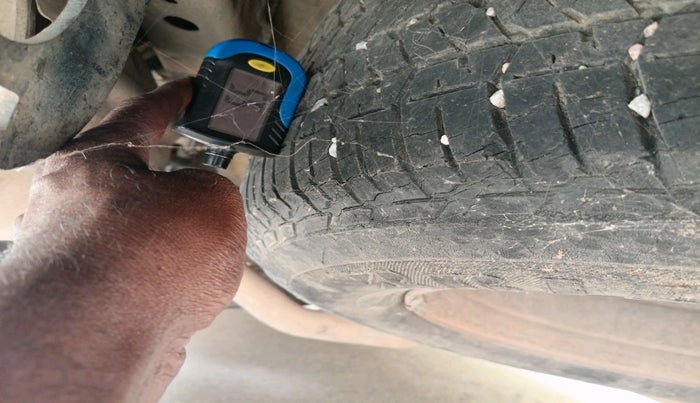 2015 Mahindra XUV500 W10, Diesel, Manual, 1,33,269 km, tyre