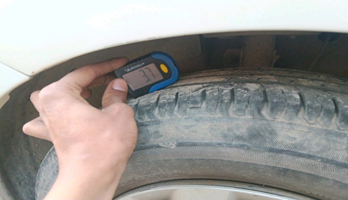 2020 Maruti Swift VXI AMT, Petrol, Automatic, 44,298 km, tyre