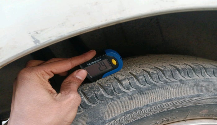 2020 Maruti Swift VXI AMT, Petrol, Automatic, 44,298 km, tyre