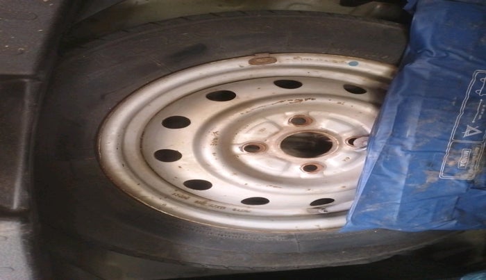 2017 Maruti Wagon R 1.0 LXI, Petrol, Manual, 69,013 km, tyre