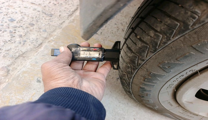 2011 Hyundai i10 MAGNA 1.1, Petrol, Manual, 72,883 km, tyre