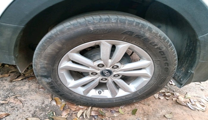 2016 Hyundai Creta SX 1.6 DIESEL, Diesel, Manual, 1,06,725 km, tyre