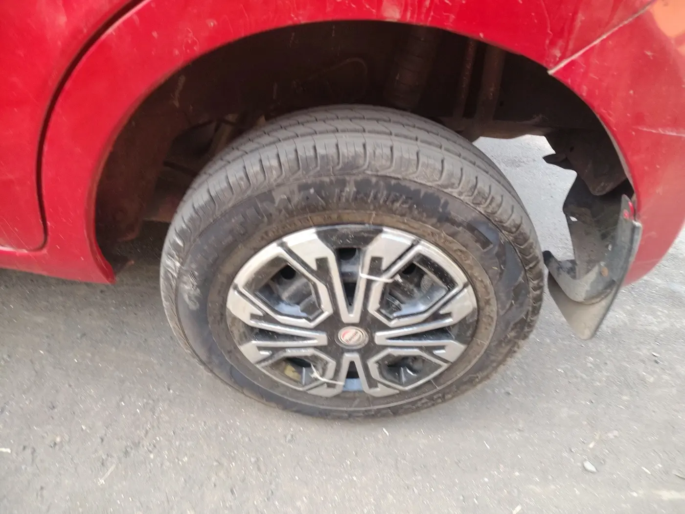 2015 Datsun Go A EPS, Petrol, Manual, 94,989 km, tyre