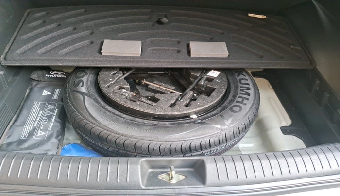 2018 Hyundai Creta E PLUS 1.6 PETROL, Petrol, Manual, 33,433 km, tyre