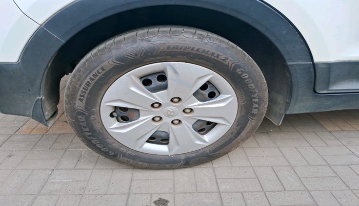 2018 Hyundai Creta E PLUS 1.6 PETROL, Petrol, Manual, 33,433 km, tyre