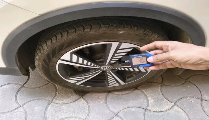 2021 MG ZS EV EXCITE, Electric, Automatic, 1,07,249 km, tyre